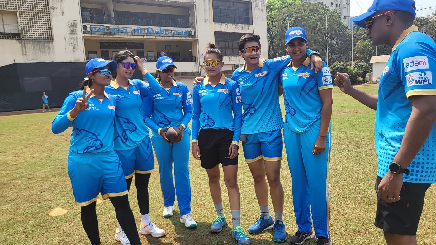 Harleen Deol, Sushma Verma and Mansi Joshi alongside fellow Gujarat Giants players