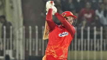 Munro, Azam, Ashraf seal Islamabad United's playoff spot