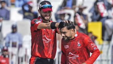 Shaheen Afridi fifty and four-for in vain as Peshawar Zalmi crush Lahore Qalandars