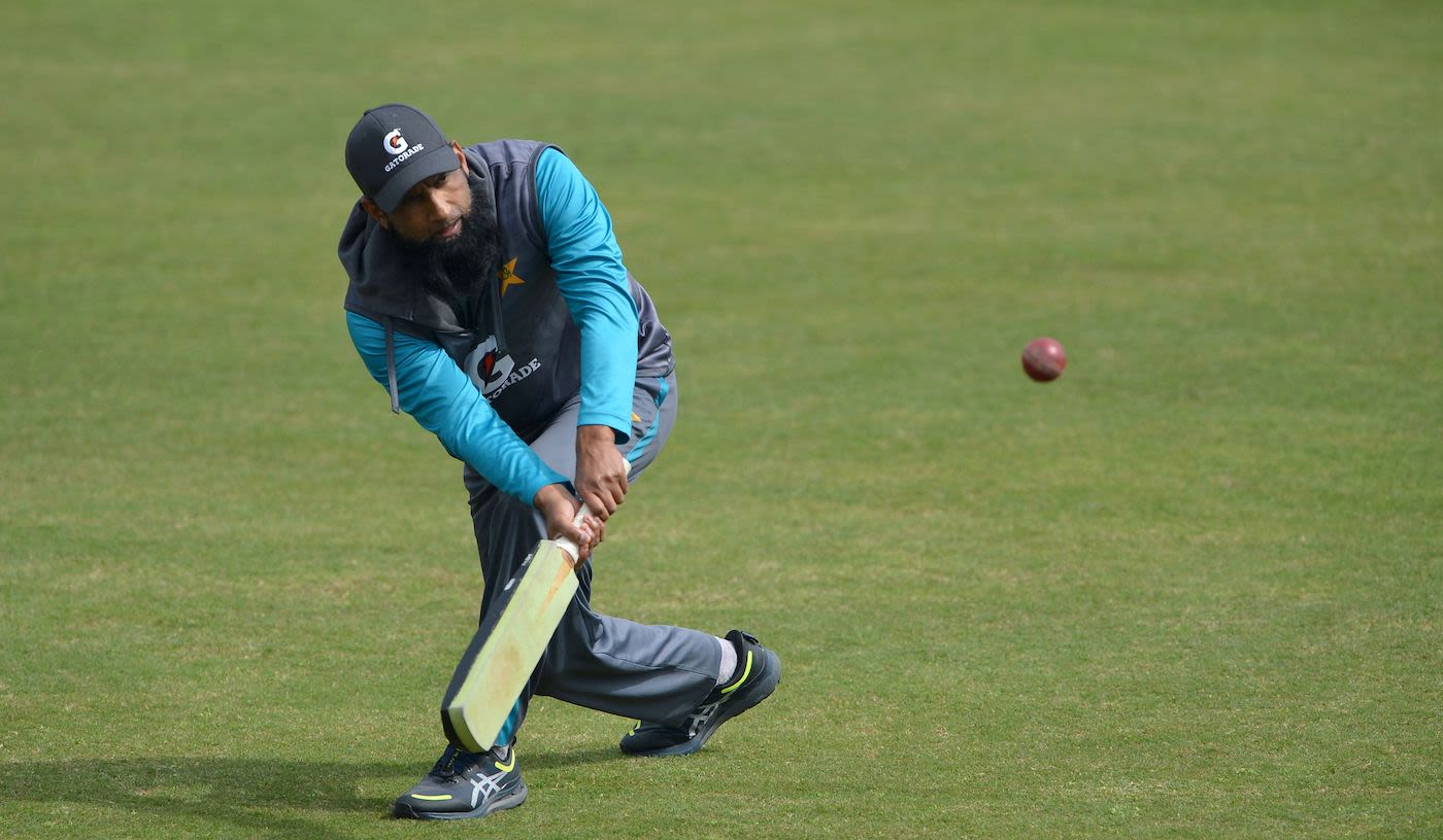Mohammad Yousuf conducts a drill