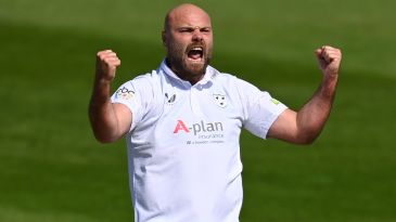 Joe Leach six-for rips through Kent as Worcestershire take command