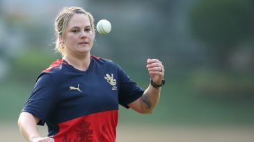 Guyana Amazon Warriors sign Dane van Niekerk, Molly Penfold and Amy Hunter