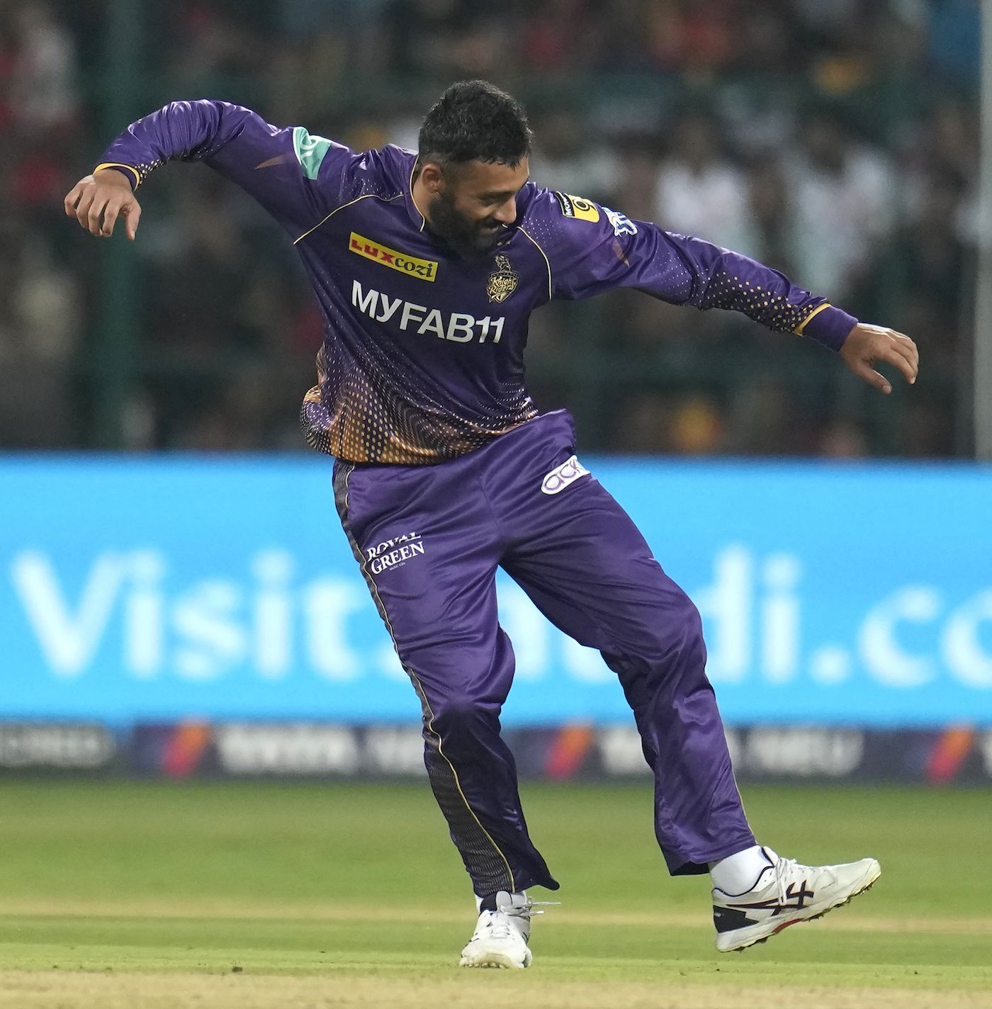 Varun Chakravarthy is pumped after getting the wicket of Glenn Maxwell