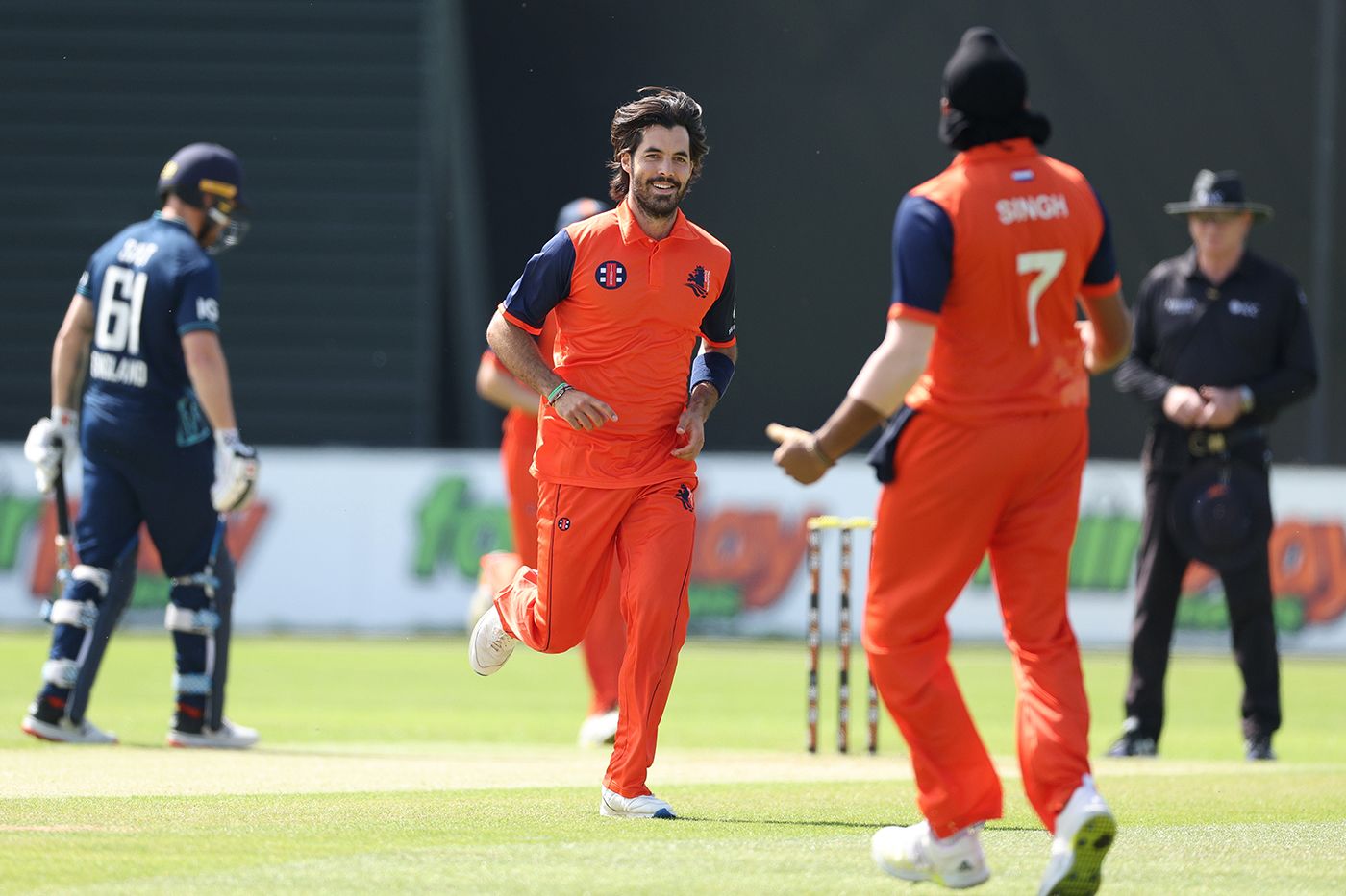 Shane Snater celebrates an early breakthrough