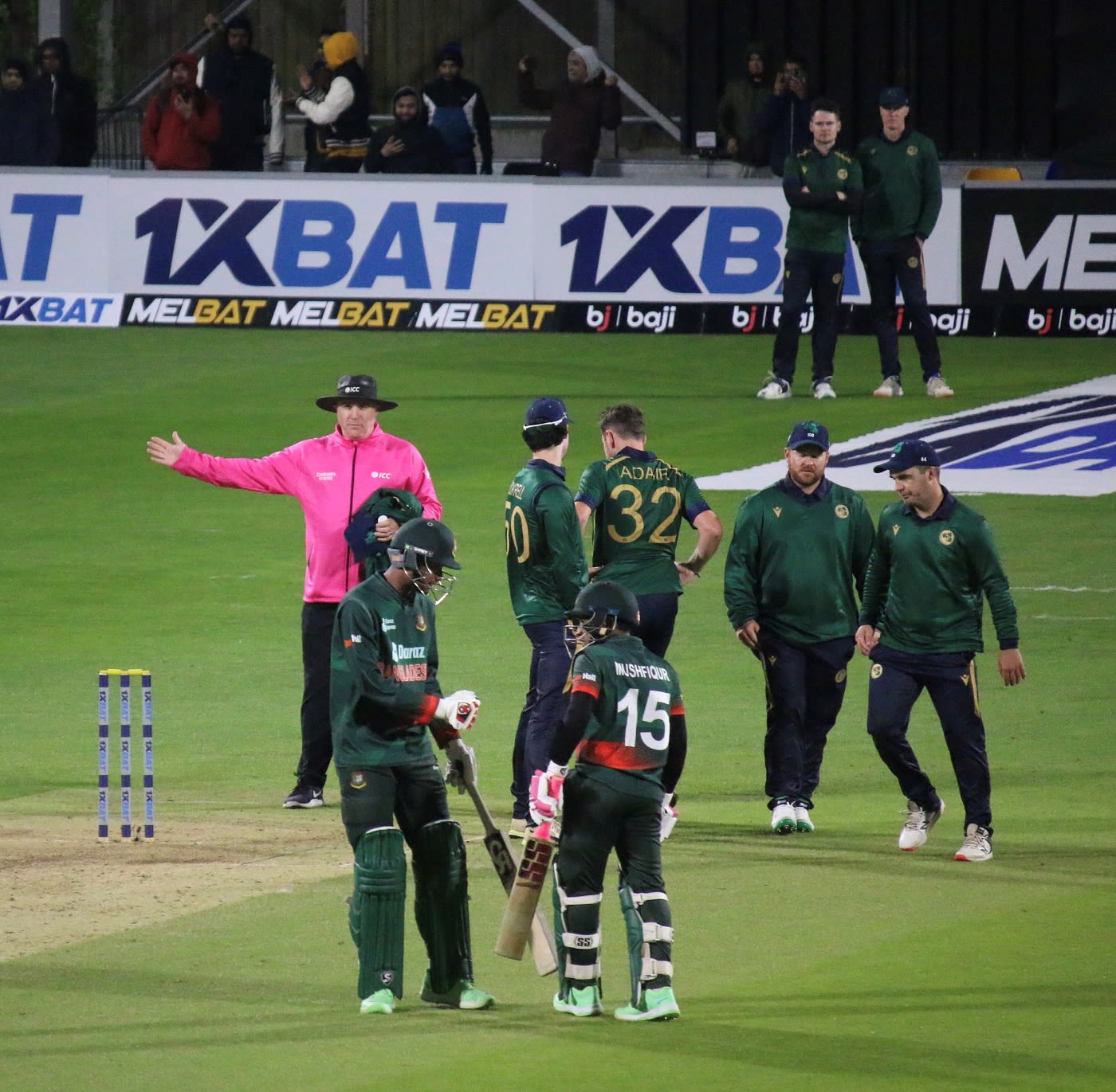 Umpire Adrian Holdstock signals a no-ball and Mushfiqur Rahim survives