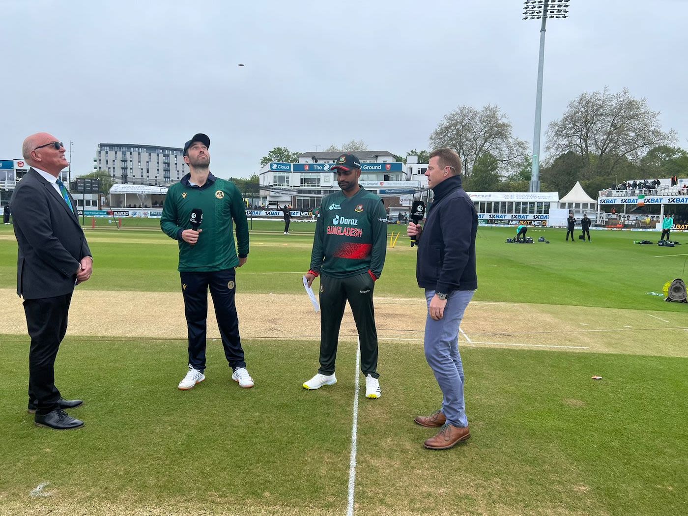 Andy Balbirnie and Tamim Iqbal at the toss along with Jeff Crowe and Niall O'Brien