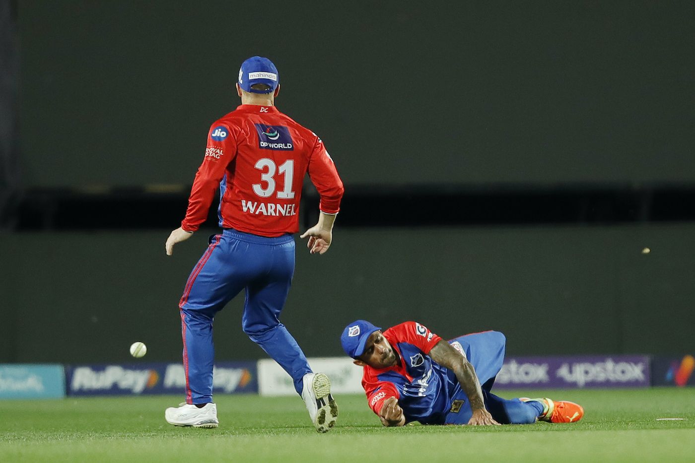 David Warner and Aman Khan converged while trying to take a catch and missed the ball