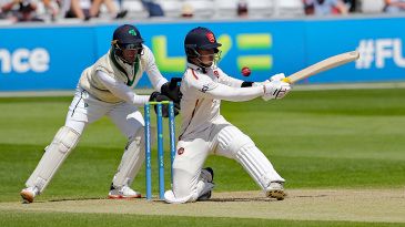 Debutant Das hits dashing hundred as Ireland toil in Essex warm-up