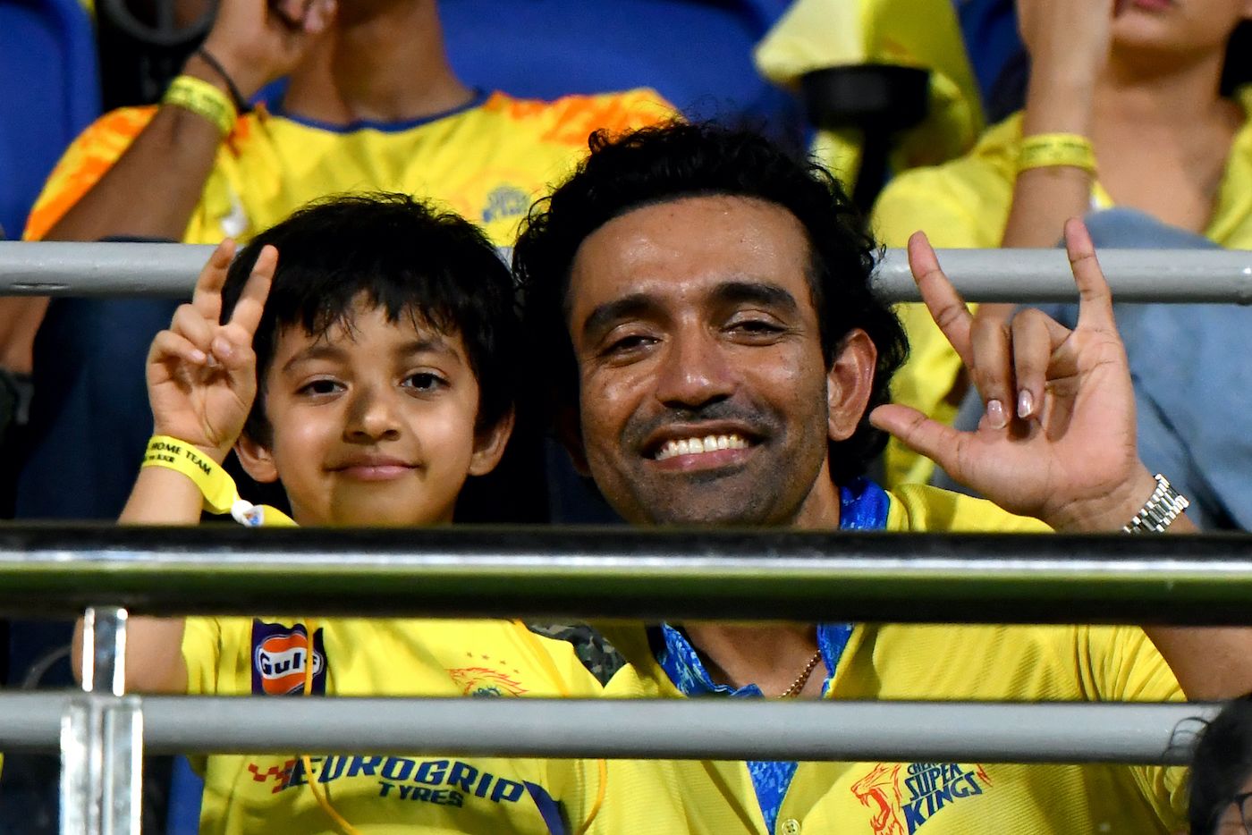 Robin Uthappa and his son Neale Nolan catch the Chennai Super Kings at home