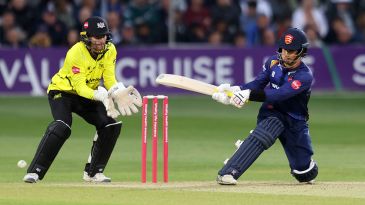 Robin Das hits first senior white-ball hundred to end Nottinghamshire hopes