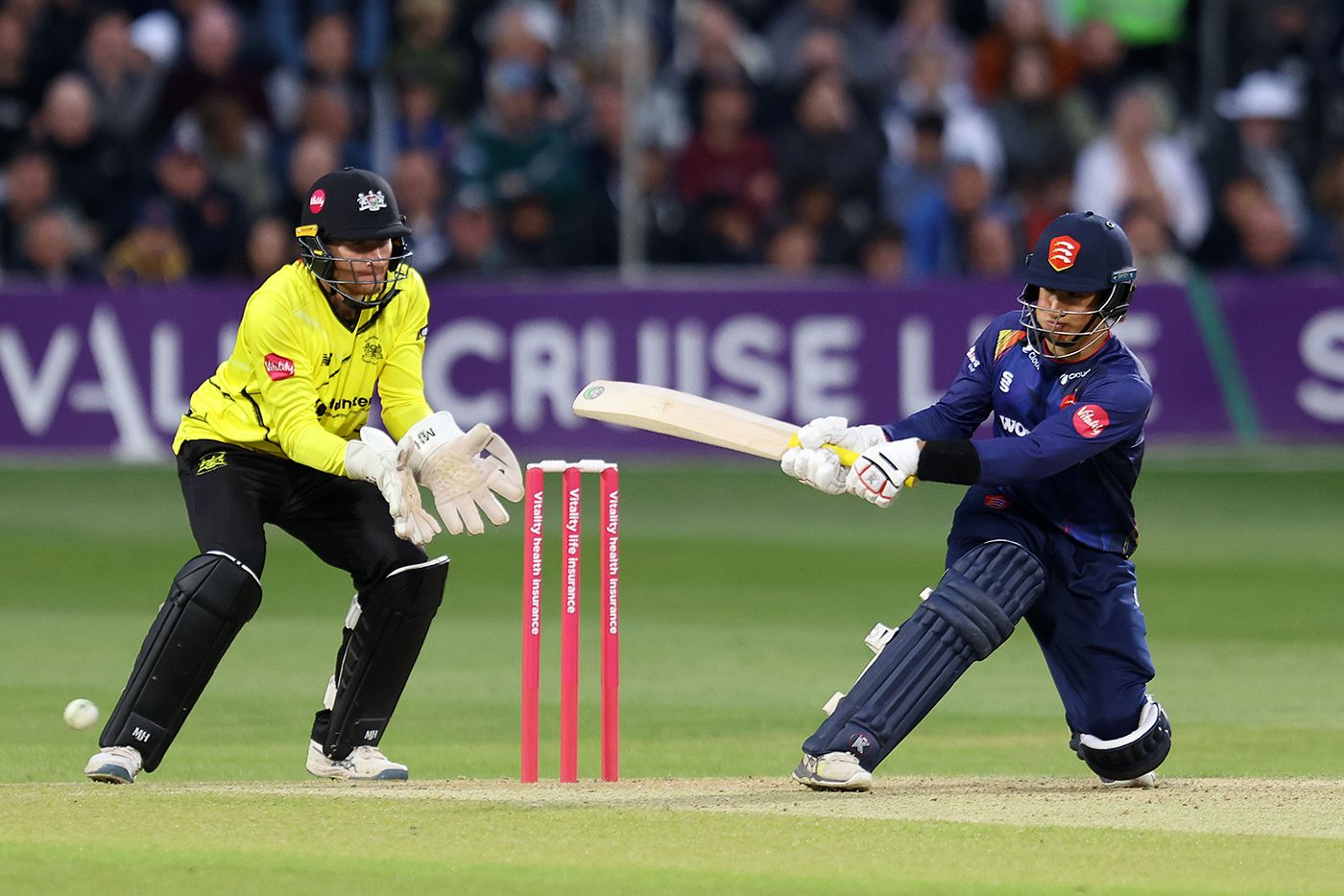 Robin Das gets down to reverse-sweep