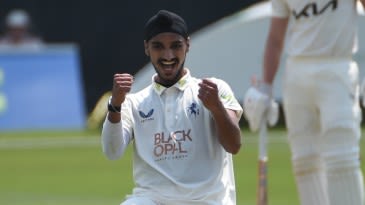 Kent turn the tables in grand style as Surrey face prospect of first defeat