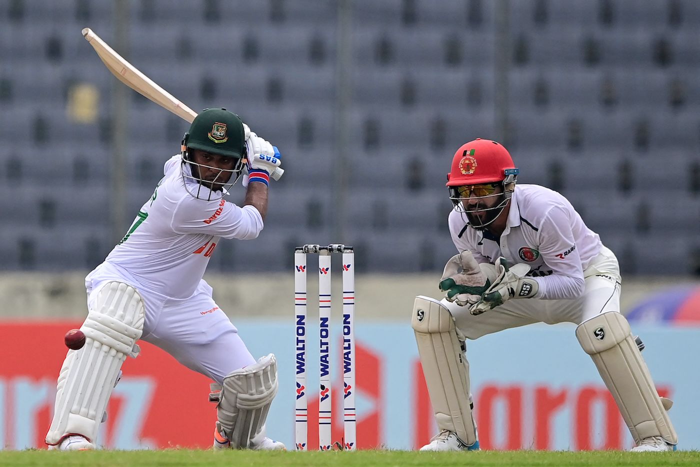 Zakir Hasan shapes to cut in front of Afsar Zazai