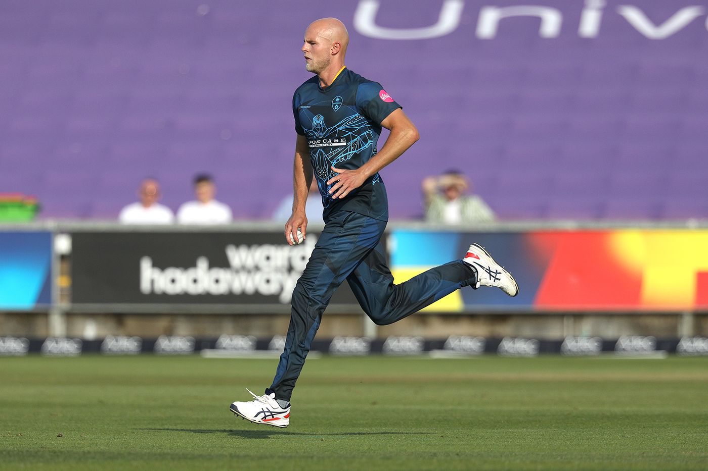 Zak Chappell claimed a four-wicket haul