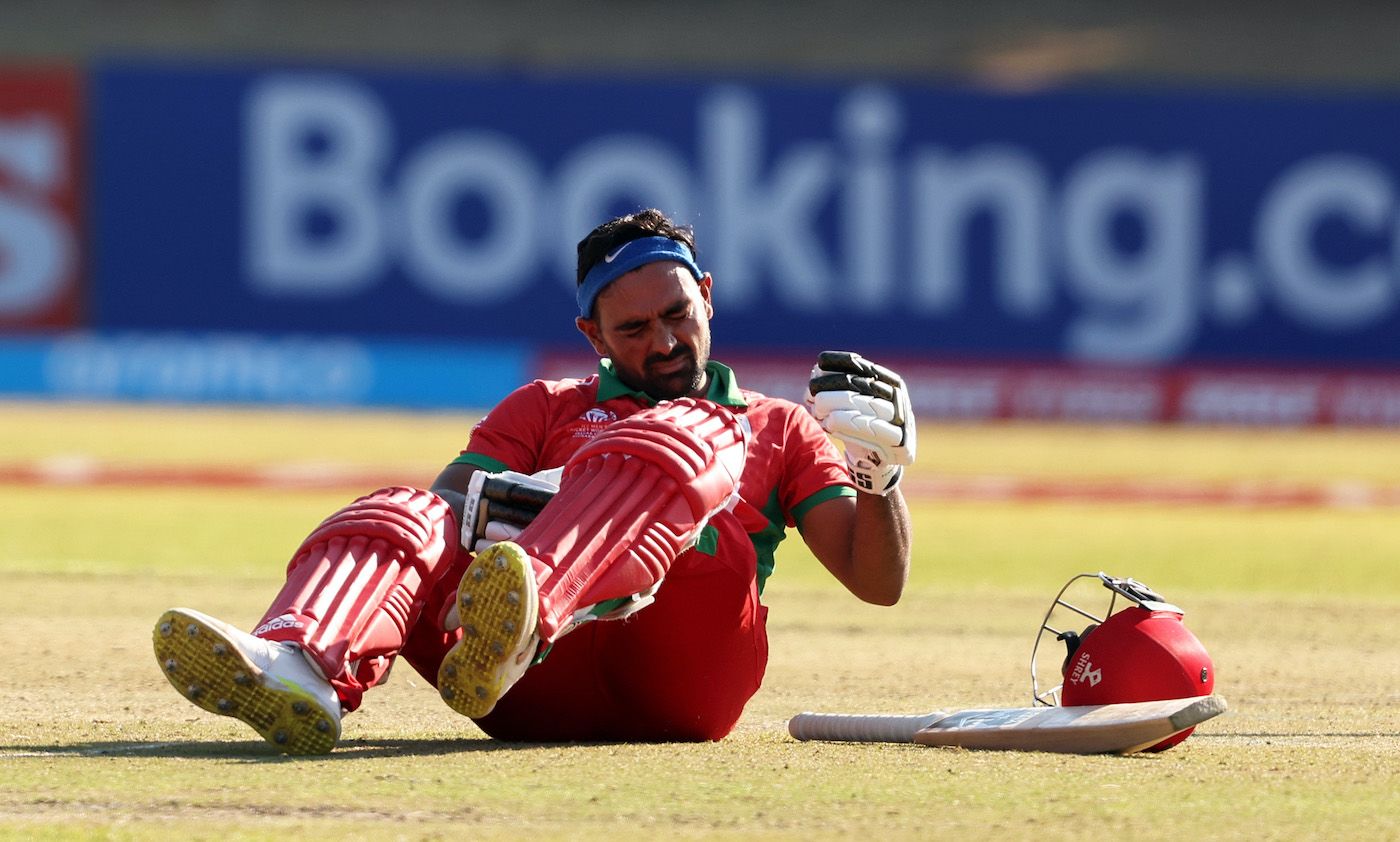 Shoaib Khan had to retire hurt due to cramps