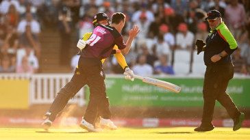 Smeed launches Somerset into home quarter-final