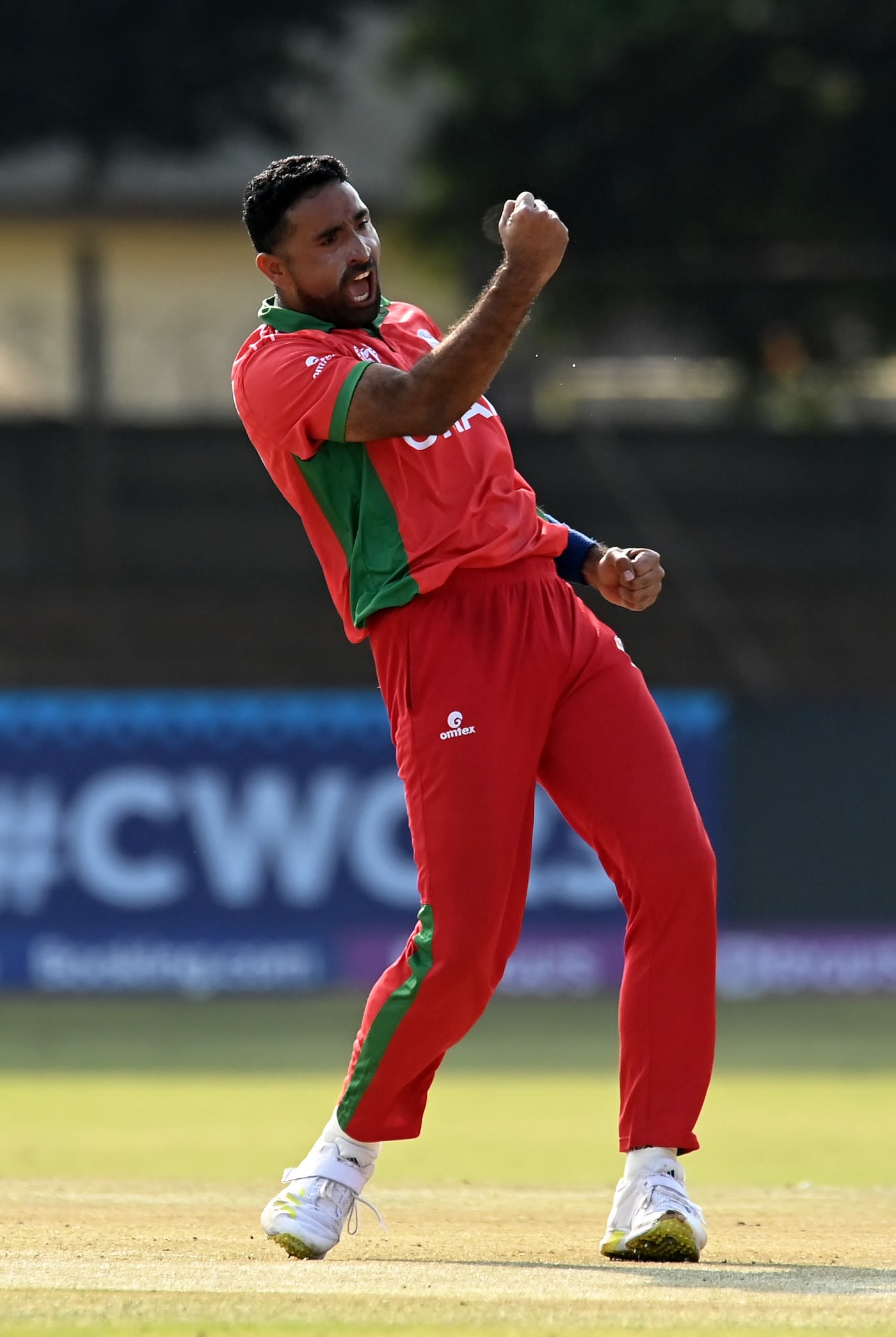 Kaleemullah thought he had an early wicket but DRS ruled against him