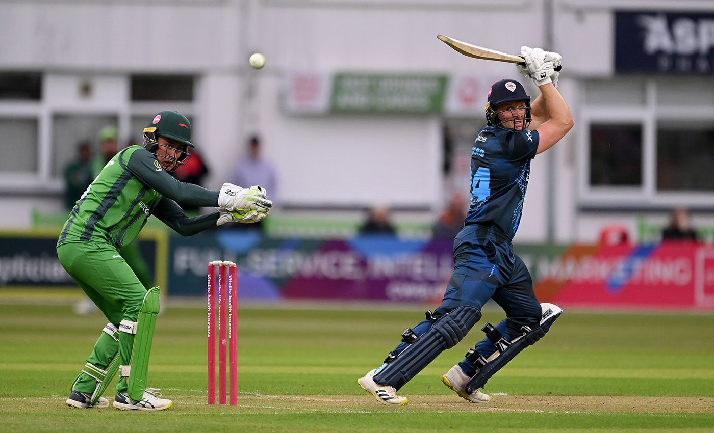 Tom Wood slashes behind square