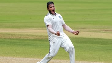 Karnataka's Vyshak conjures reverse-swing to find Ranji success at Chepauk