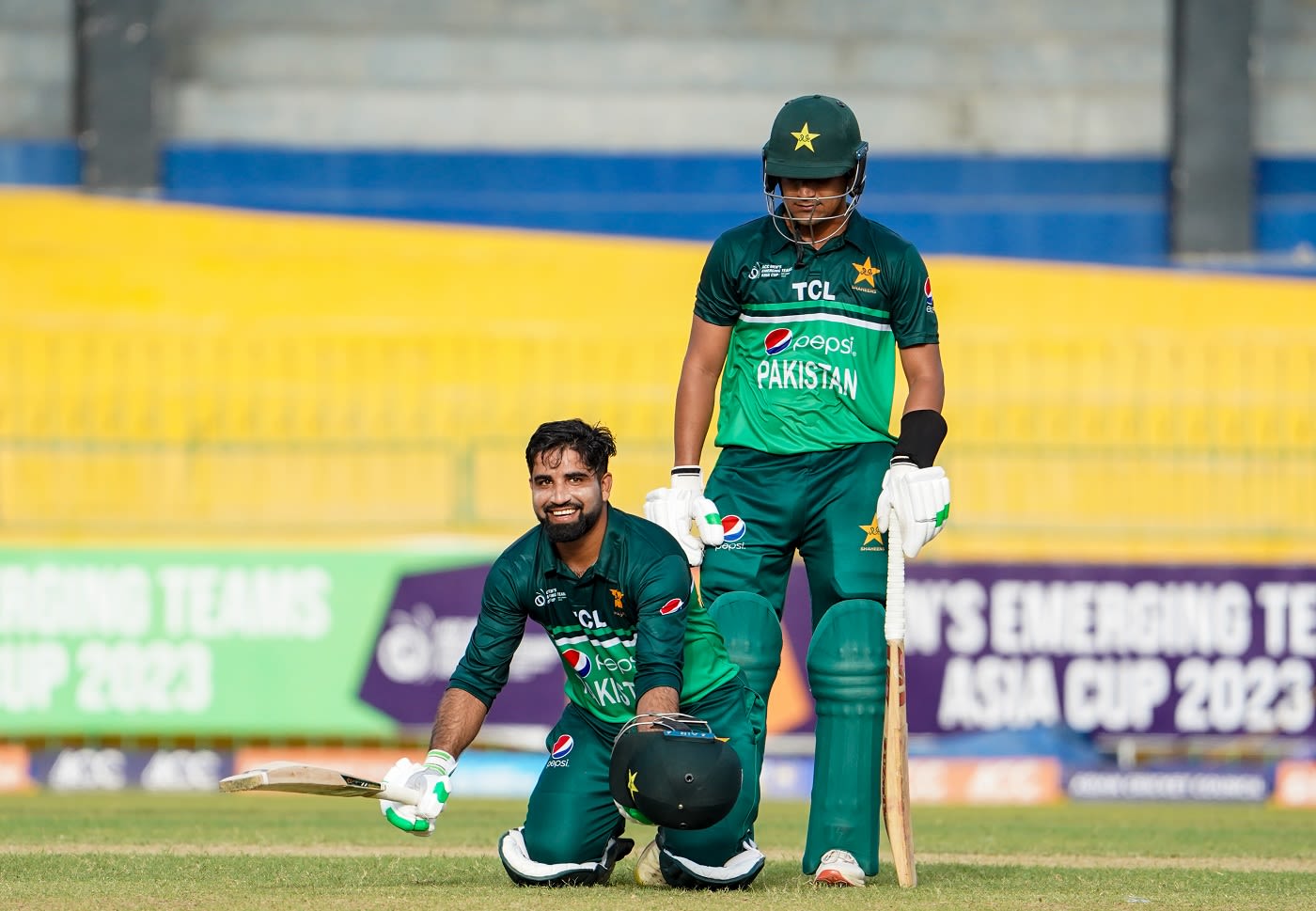 Tayyab Tahir celebrated his century with a prayer