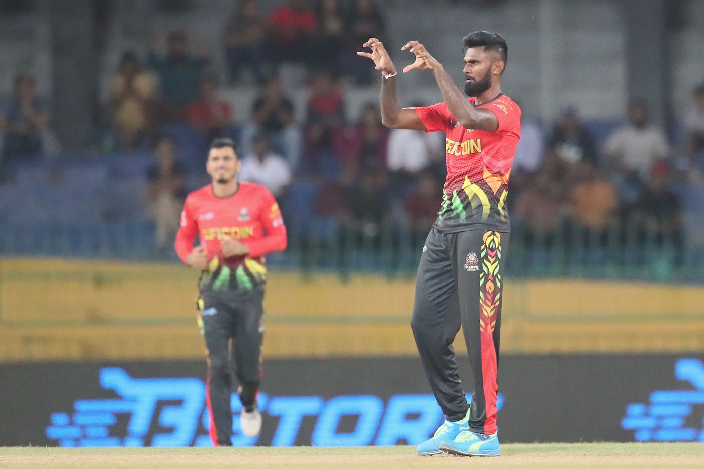 Isuru Udana claimed three wickets as Colombo Strikers were restricted to 157