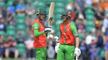 Peter Handscomb, Wiaan Mulder keep Leicestershire on course for home semi-final