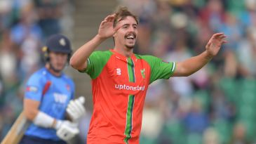 Roman Walker bags six as Leicestershire thrash Kent 