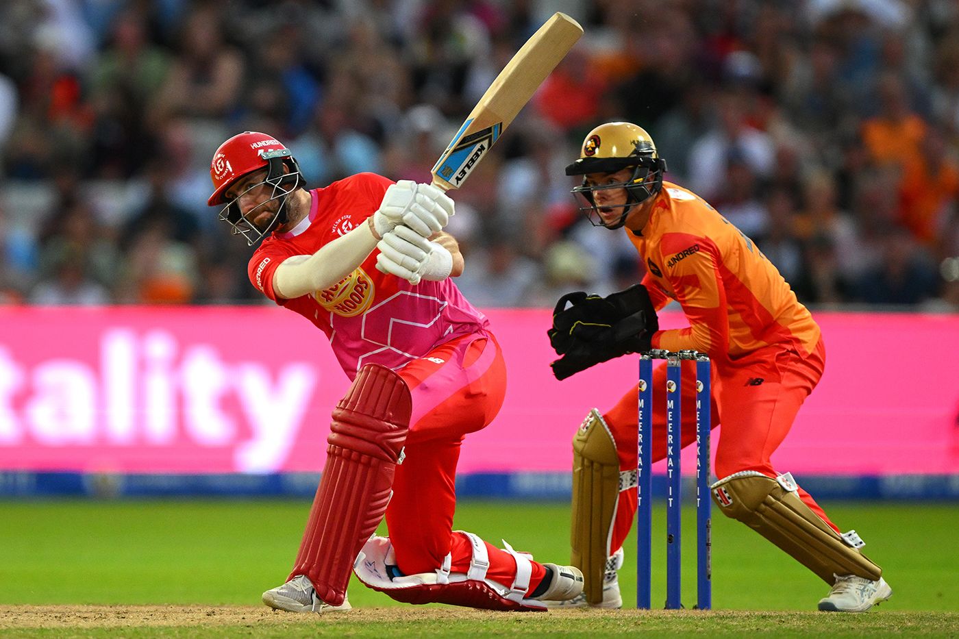 Steve Eskinazi smashed two sixes and six fours for his 43
