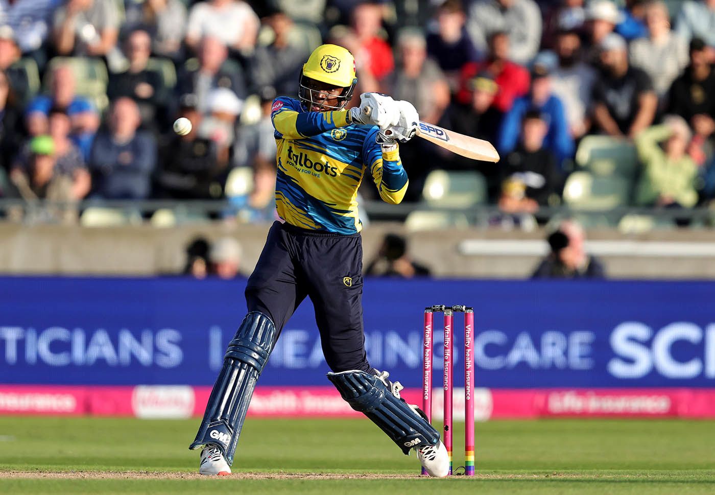 Dominic Drakes chipped in with a 13-ball 24 not out