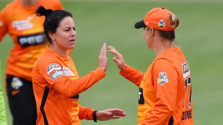 Perth Scorchers WBBL retention decision over Kapp and Devine likely to shape the draft