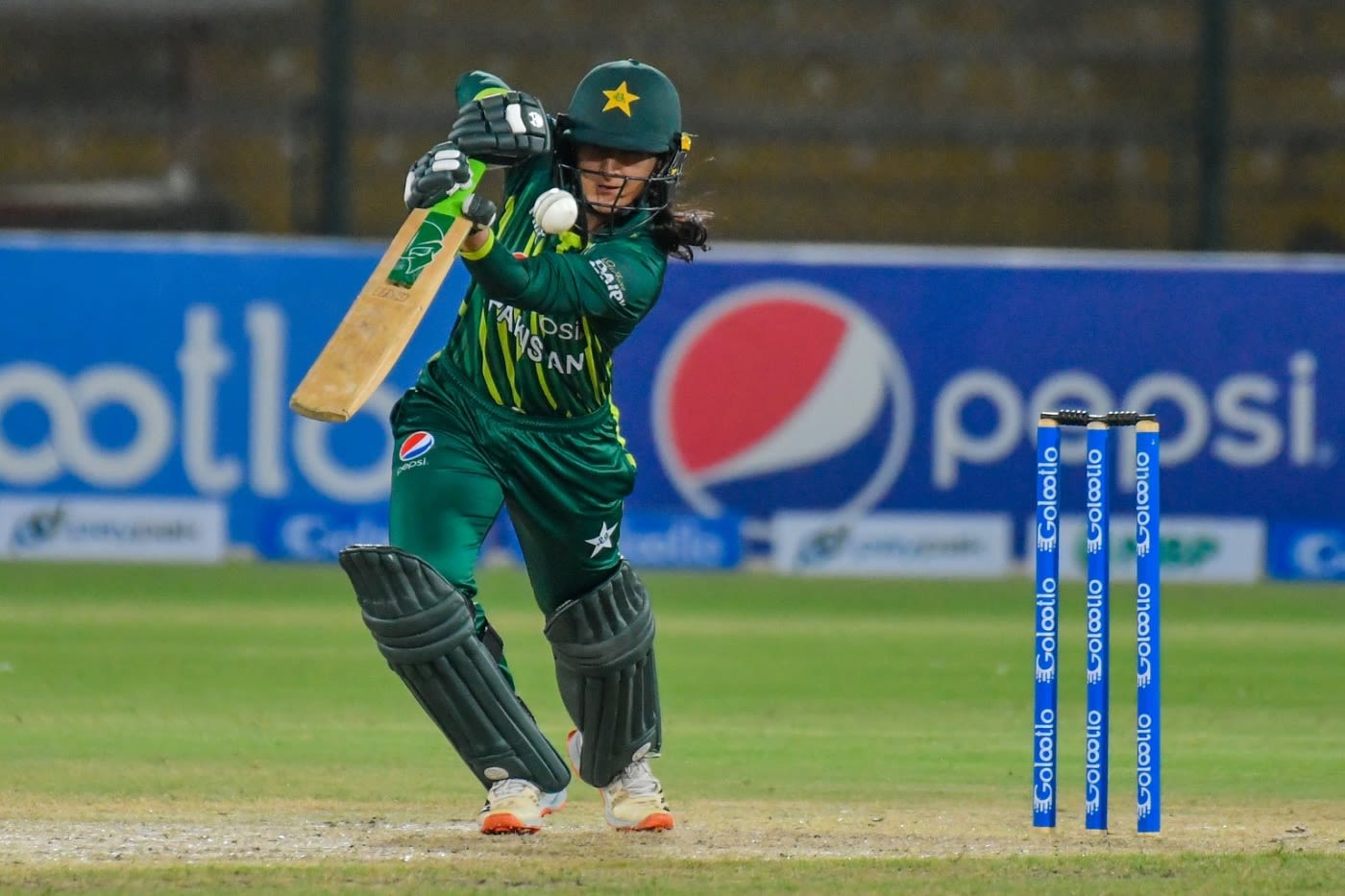Bismah Maroof hits down the ground
