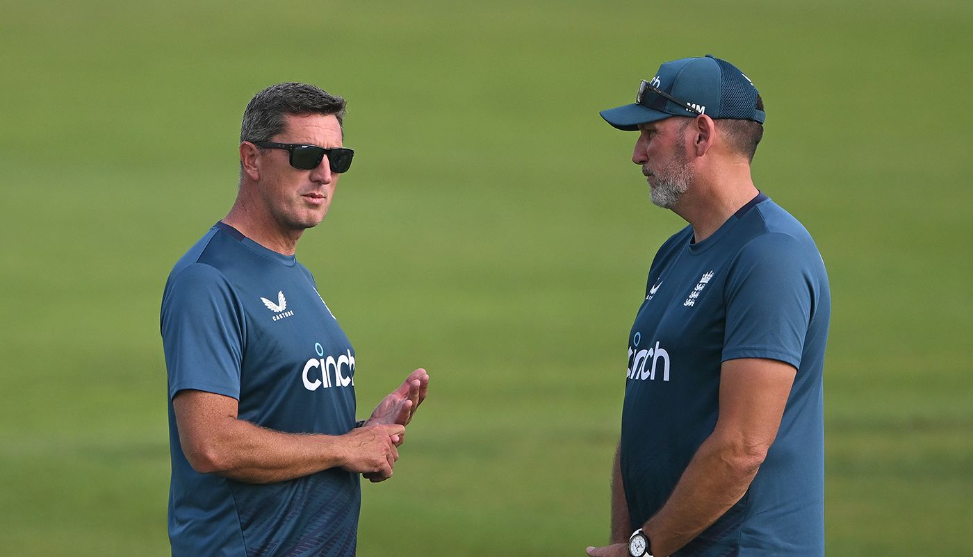 England head coach Jon Lewis talks with bowling coach Matt Mason