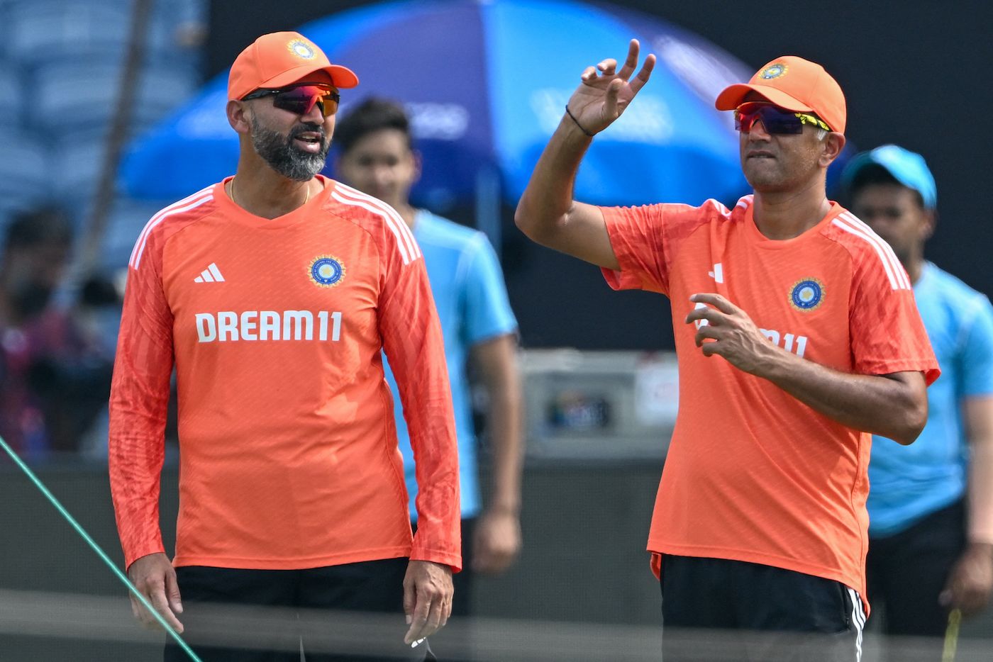 Rahul Dravid and Paras Mhambrey talk bowling