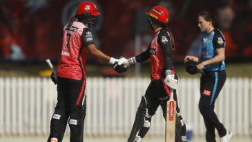 Harmanpreet, Webb and Hayward combine as Renegades thump Strikers