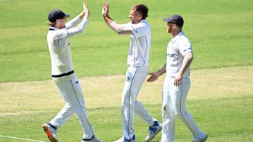 Boland, O'Neill and Perry run through New South Wales to put Victoria in control