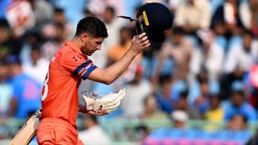 Netherlands run themselves out of the World Cup