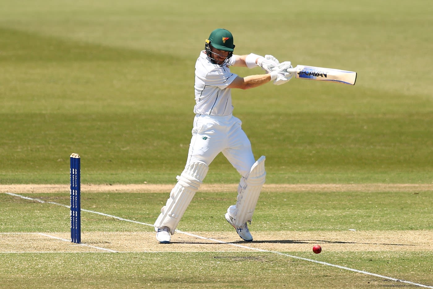 Charlie Wakim cuts through point