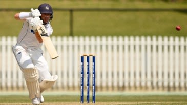Harris returns to form as Victoria chase Tasmania's 452