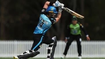 Wolvaardt's one-woman show helps Strikers down Thunder