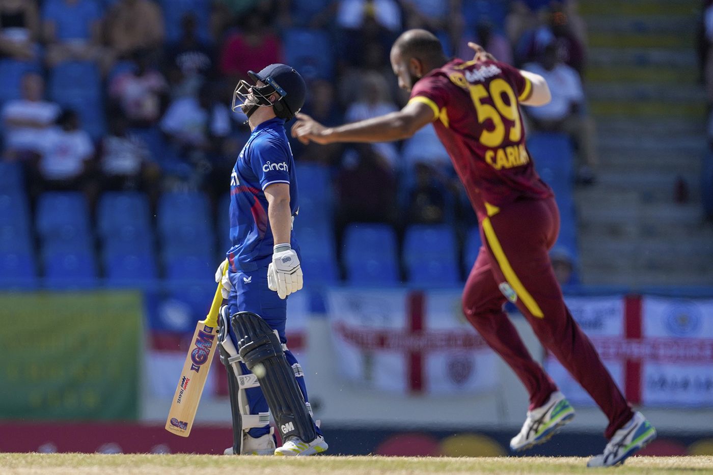 Ben Duckett lost his leg stump to Yannic Cariah