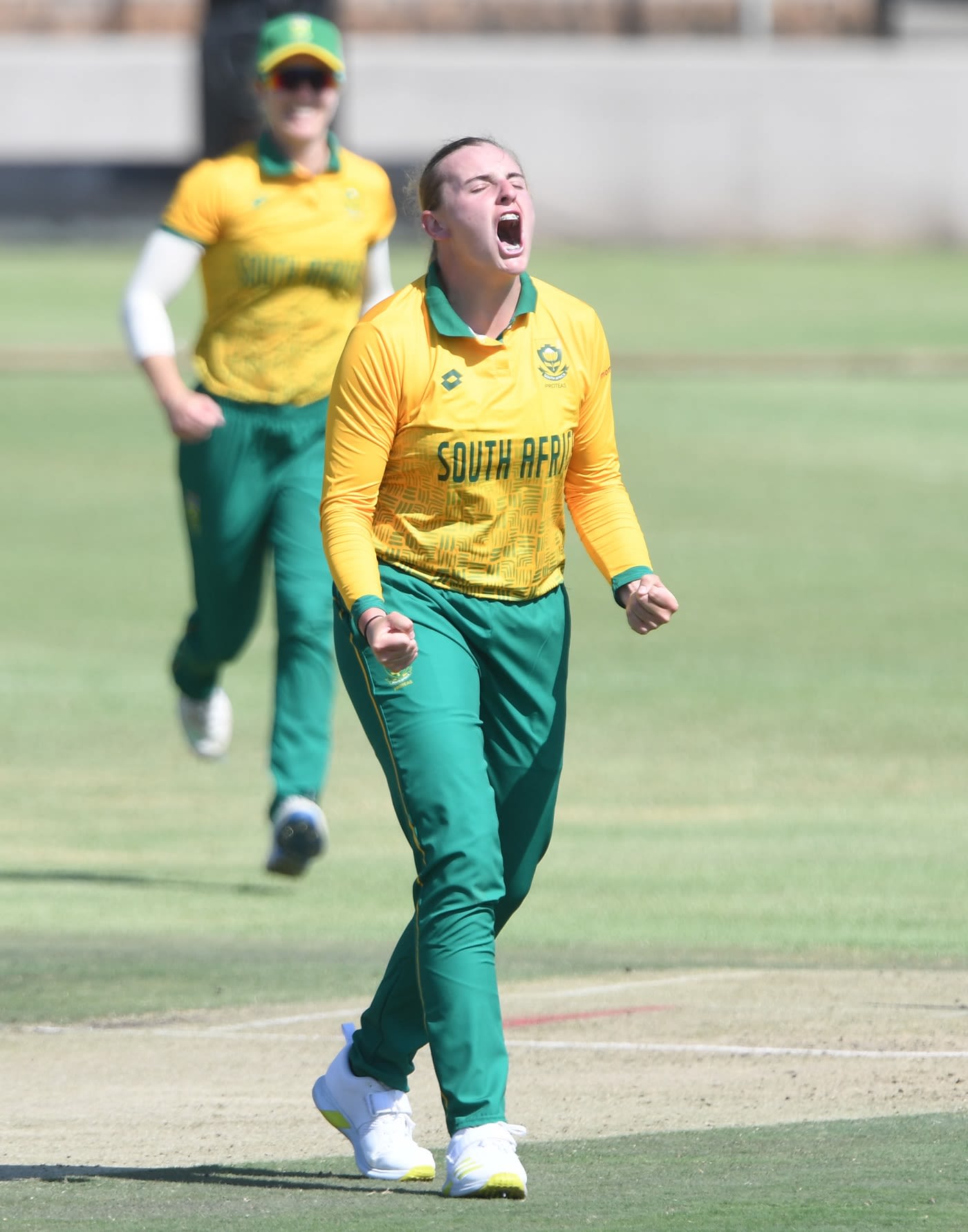 Eliz-mari Marx, on T20I debut, trapped Sobhana Mostary lbw