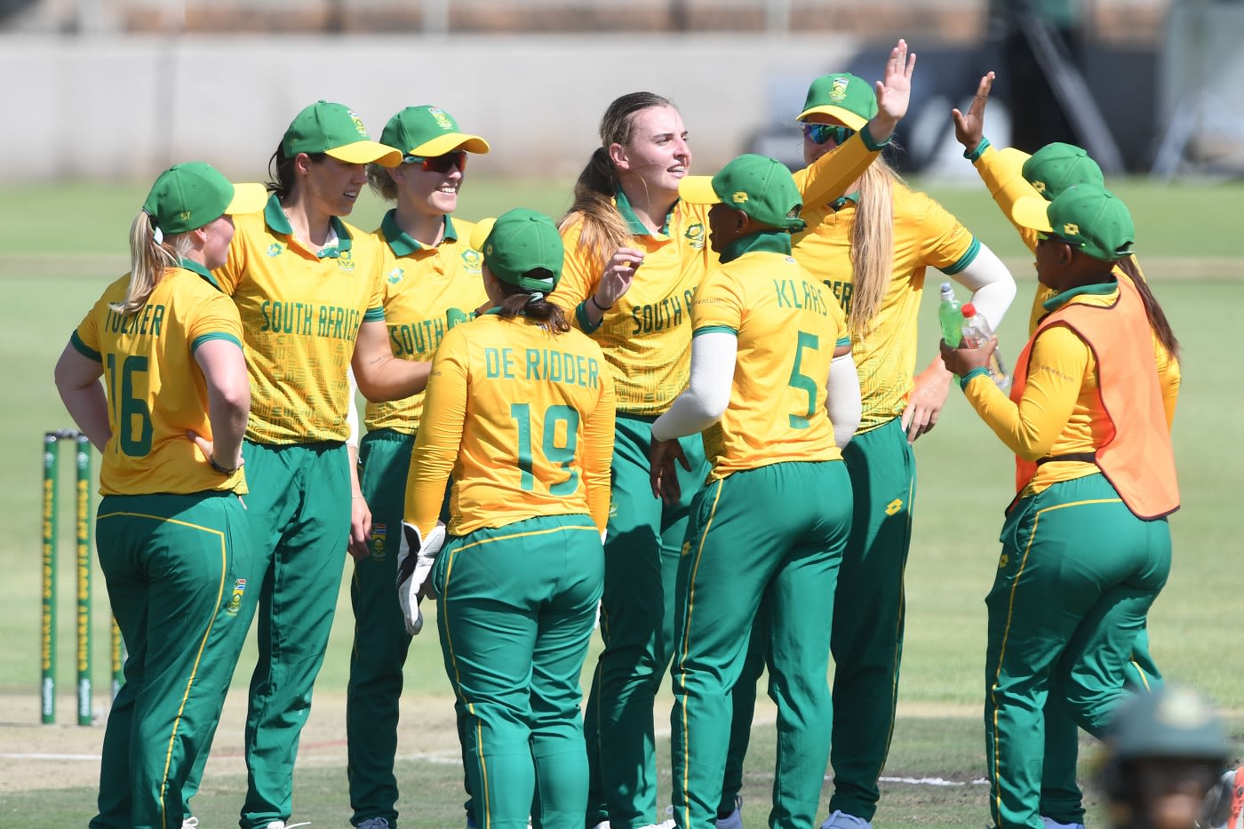 Eliz-mari Marx returned figures of 1 for 25 on her T20I debut