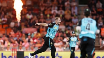 'Tall Paul' Walter could make BBL return to Brisbane Heat