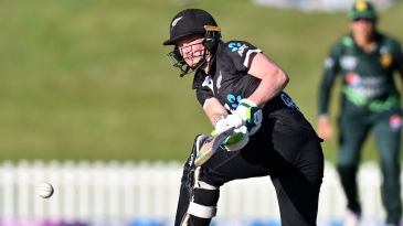 Maddy Green, Suzie Bates secure series with thrilling New Zealand victory