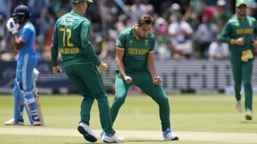 Nandre Burger, Tony de Zorzi help South Africa draw level against India