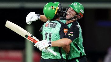 Cartwright ensures Stars overcome controversial catch to down Sixers