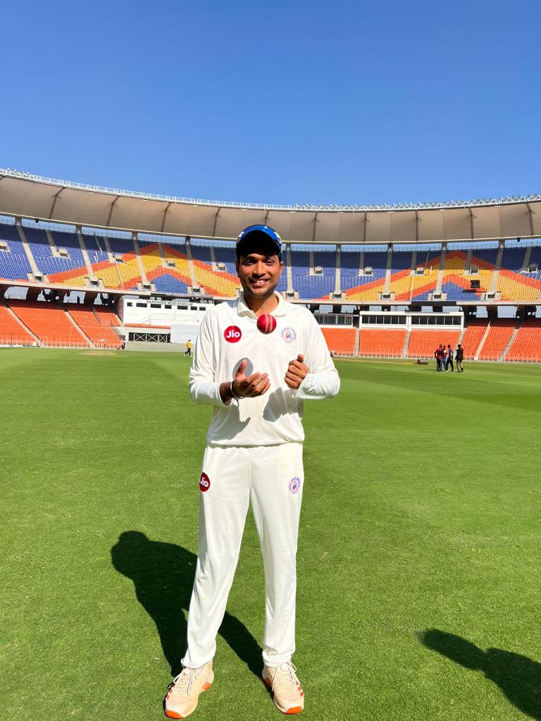 Siddharth Desai's seven-wicket haul took Gujarat to victory