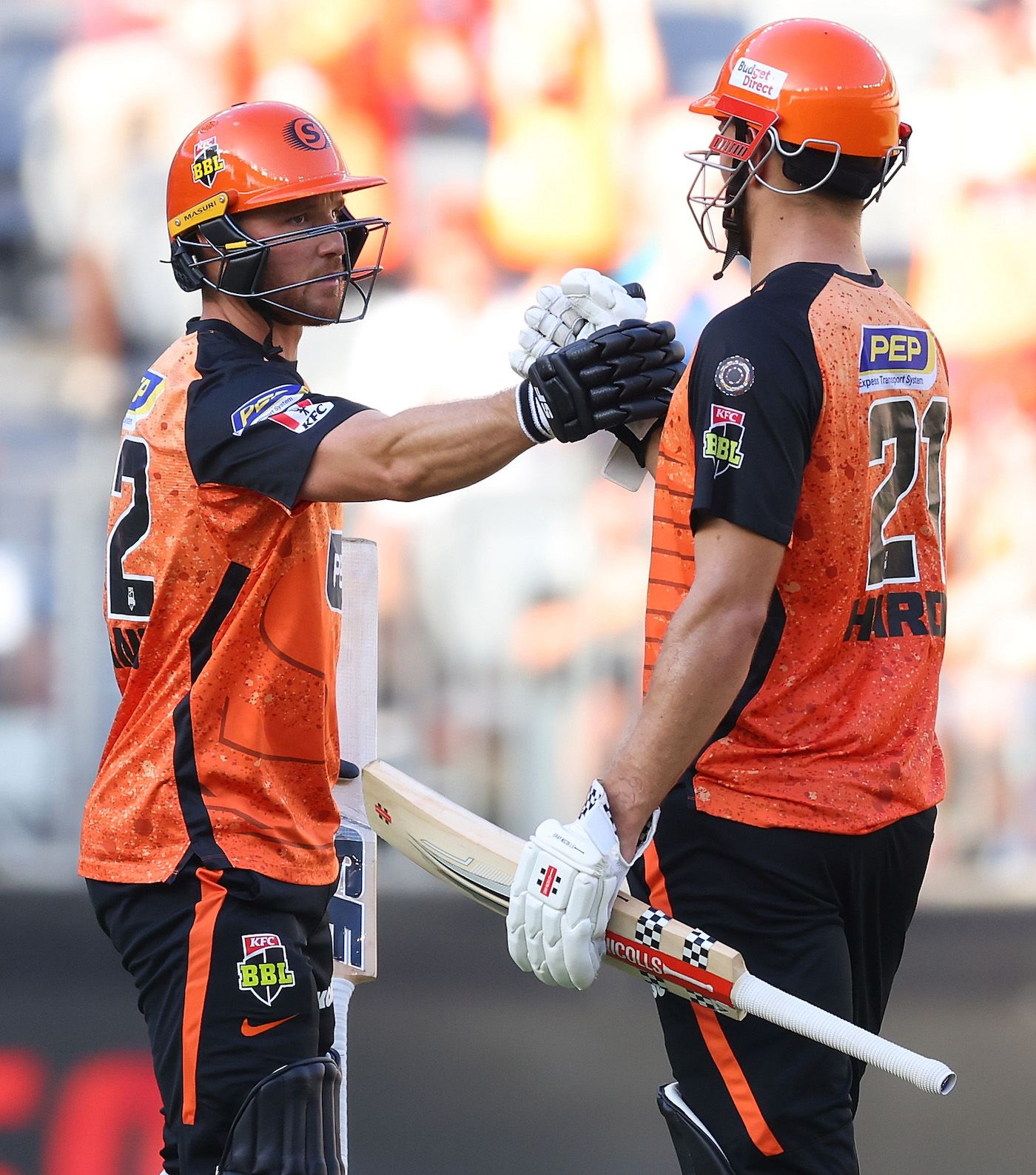 Laurie Evans and Aaron Hardie put the Scorchers innings on track