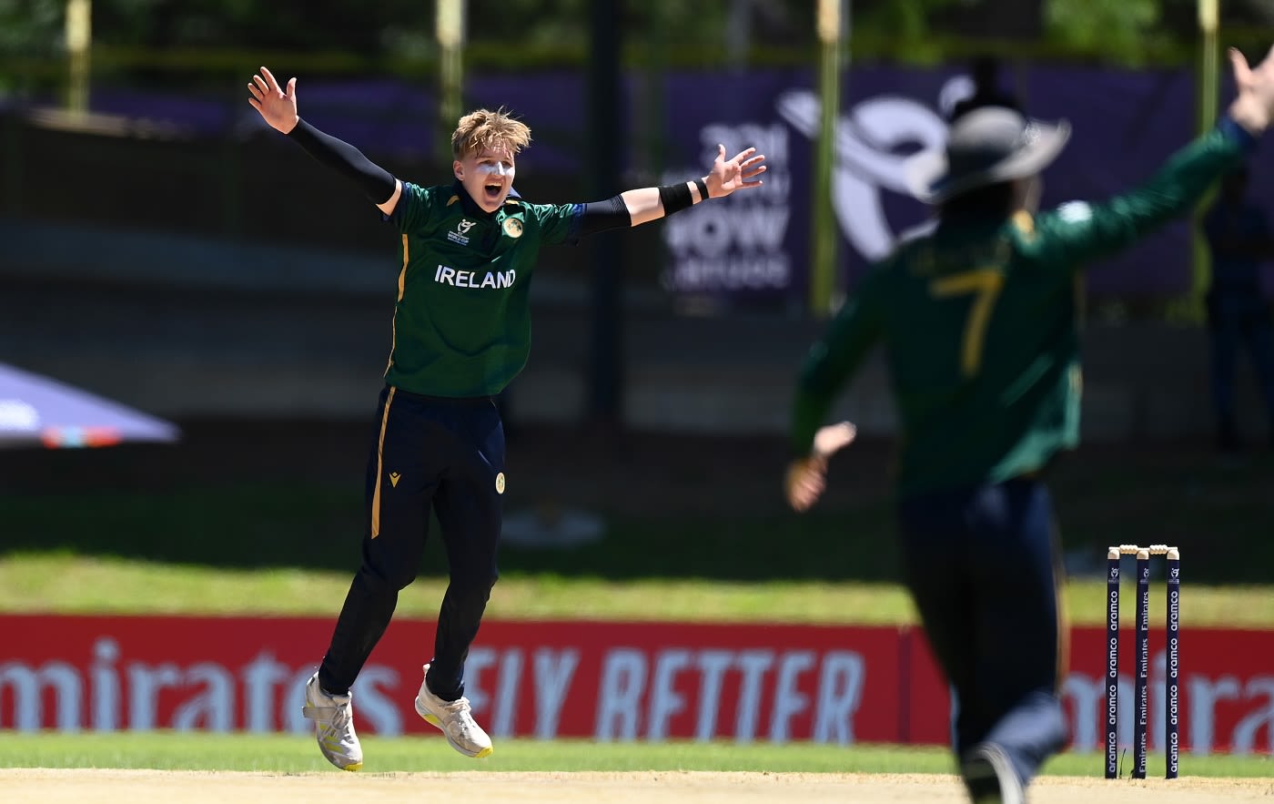 Olly Riley picked up three wickets inside the first ten overs