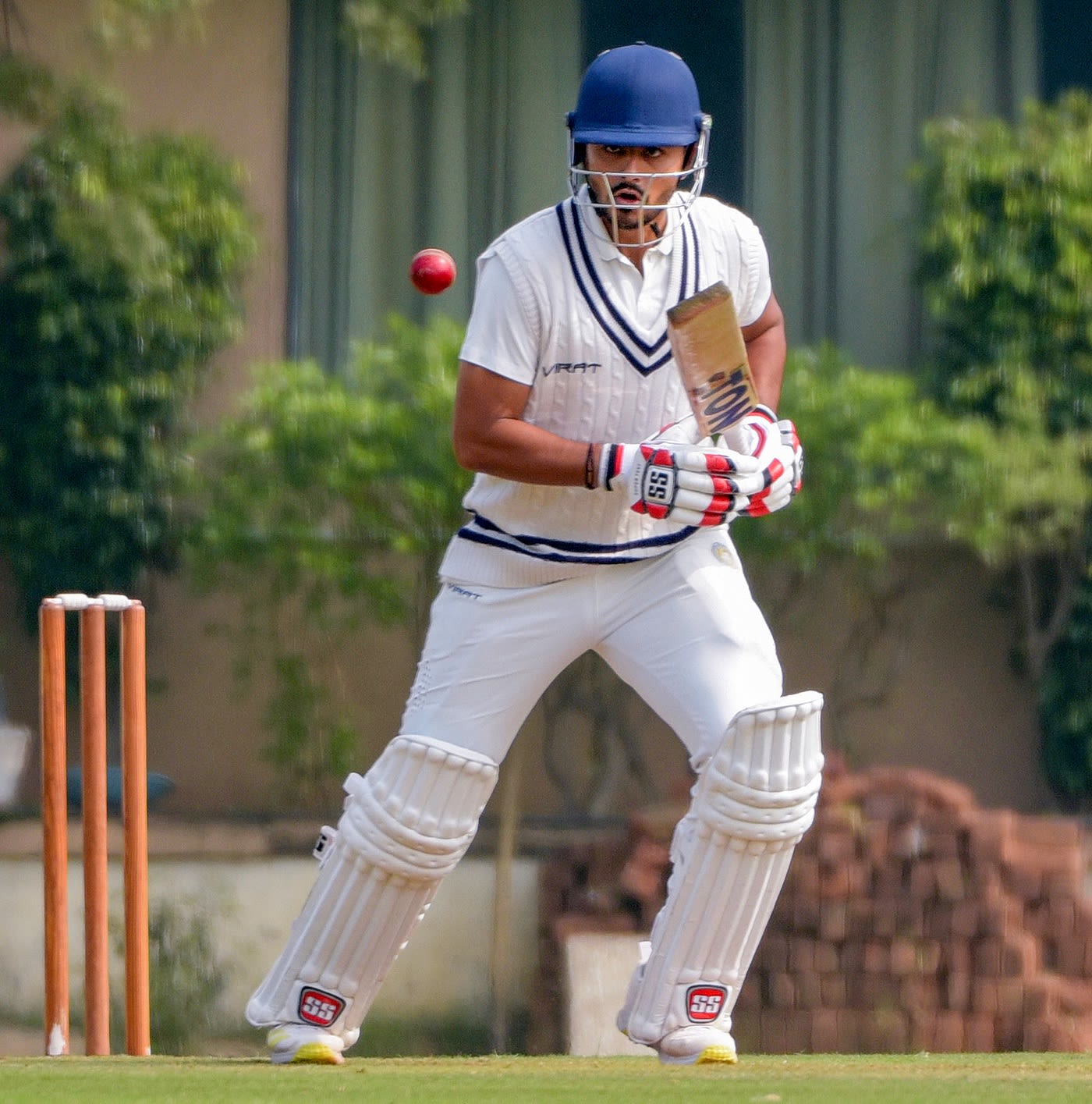 Harvik Desai keeps his eyes on the ball